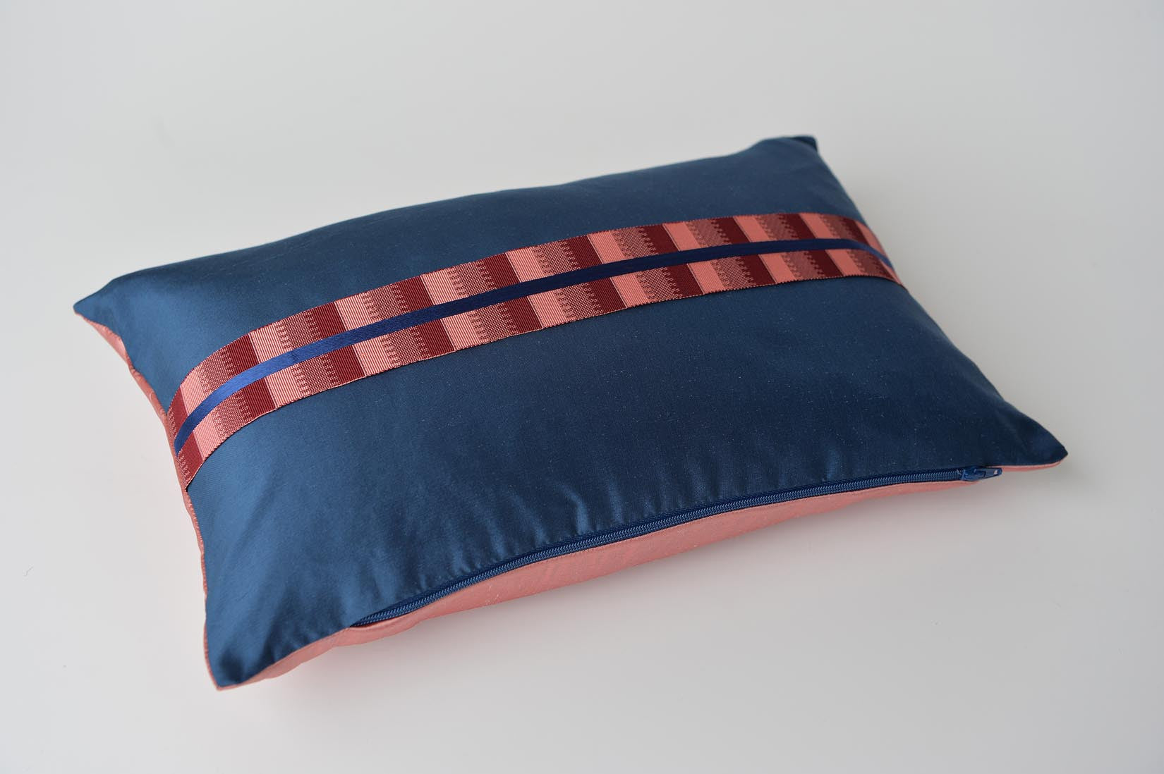 "Ligne" Insignia blue silk cushion - MyBilletDoux.com