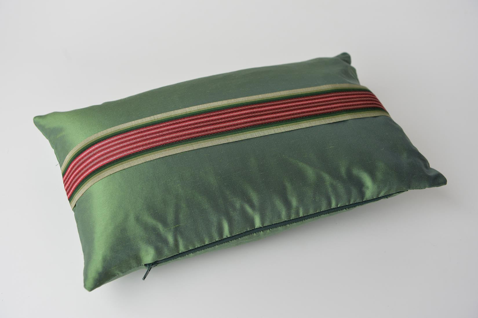 "Bandeau" Fern green silk cushion - MyBilletDoux.com