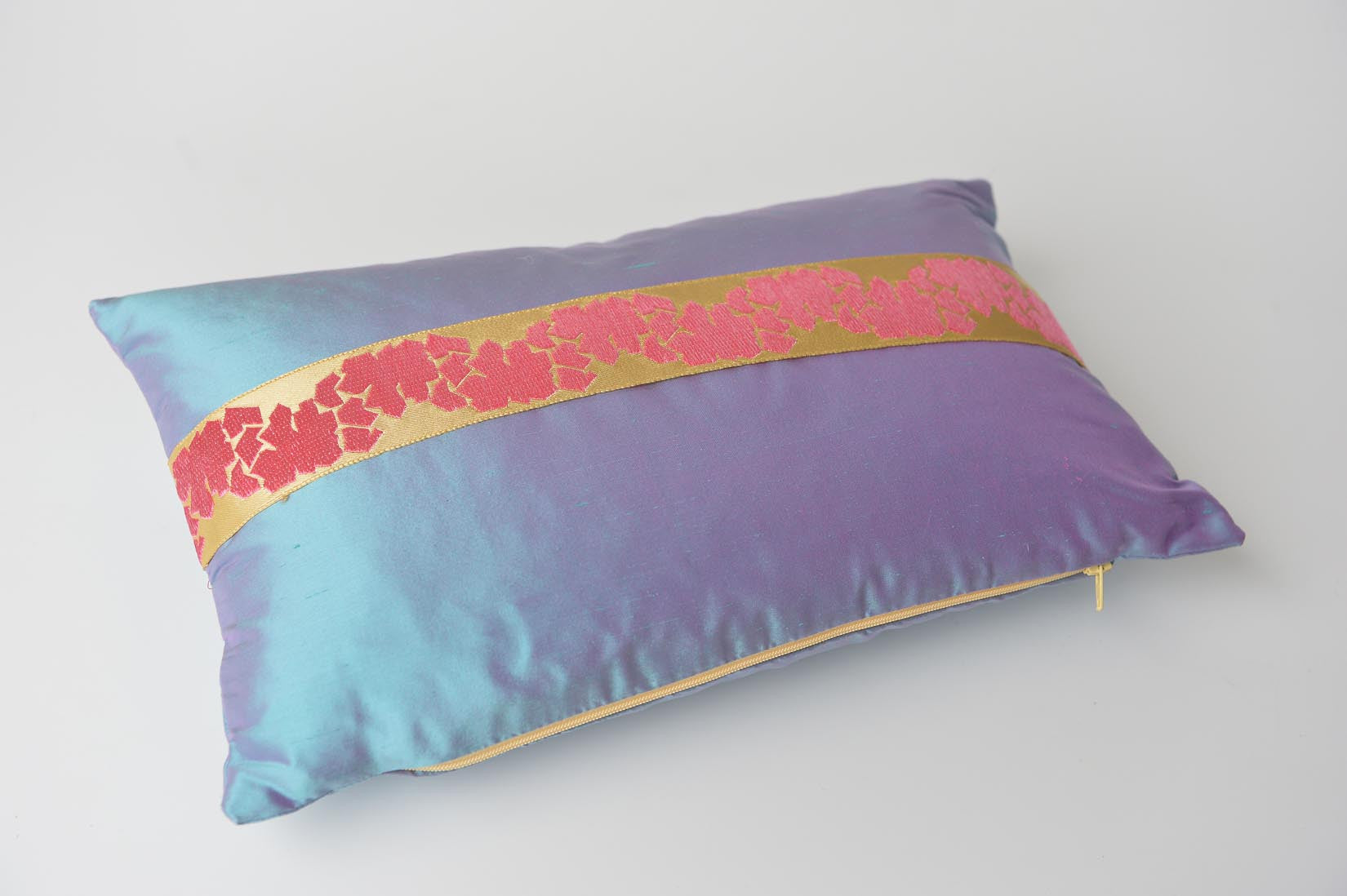 "Fragment" Oasis blue silk cushion - MyBilletDoux.com