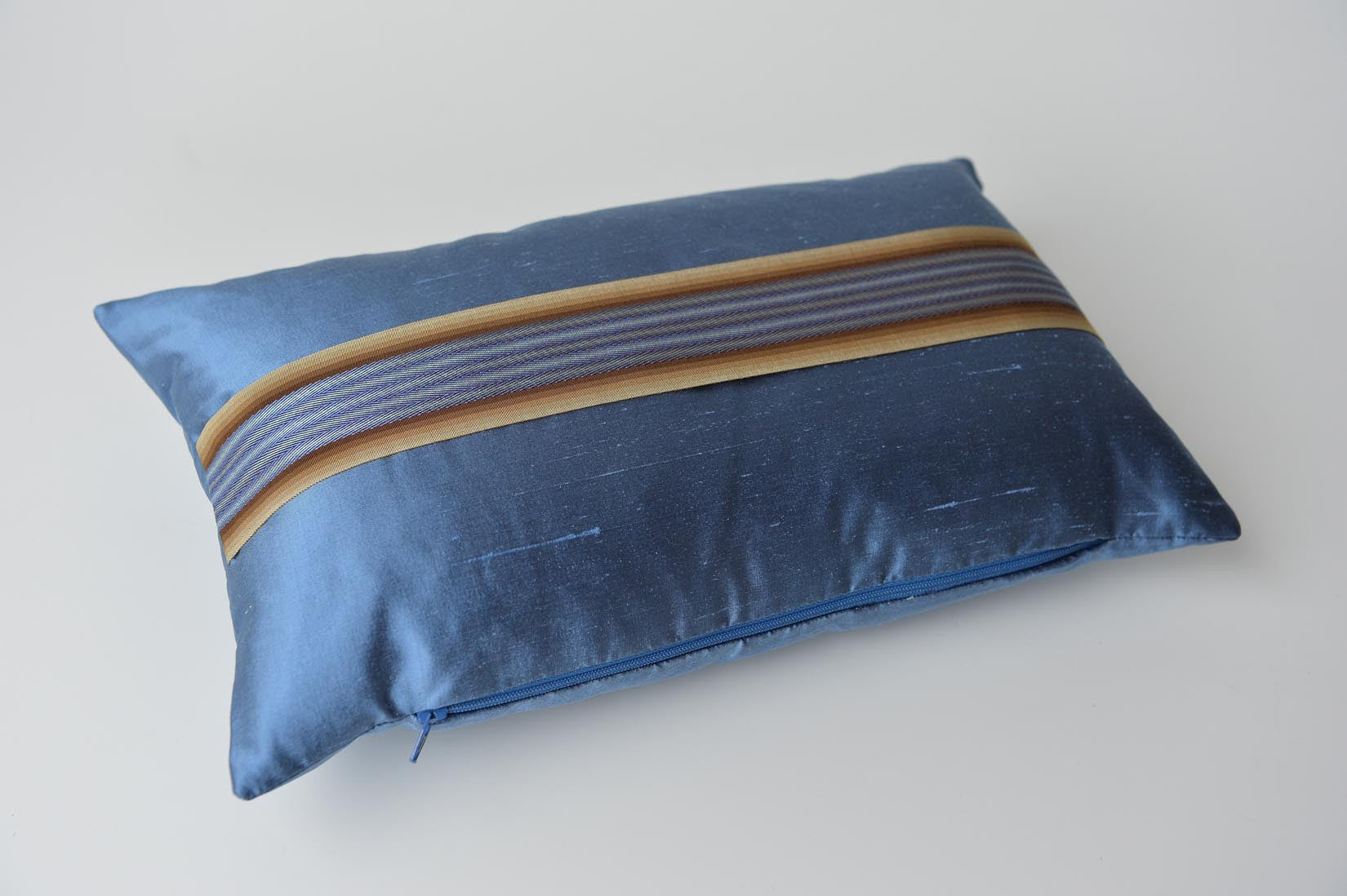 "Bandeau" Rivera blue silk cushion - MyBilletDoux.com