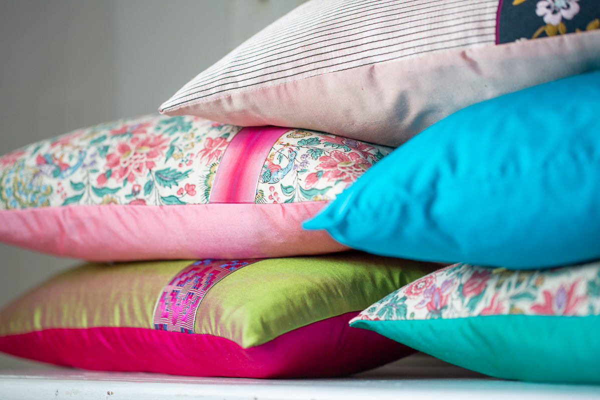 "Lisières Fleuries" silk love cushion