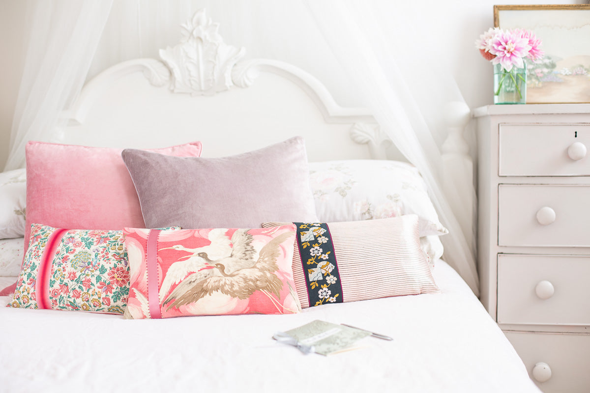 "Lisières Fleuries" silk love cushion