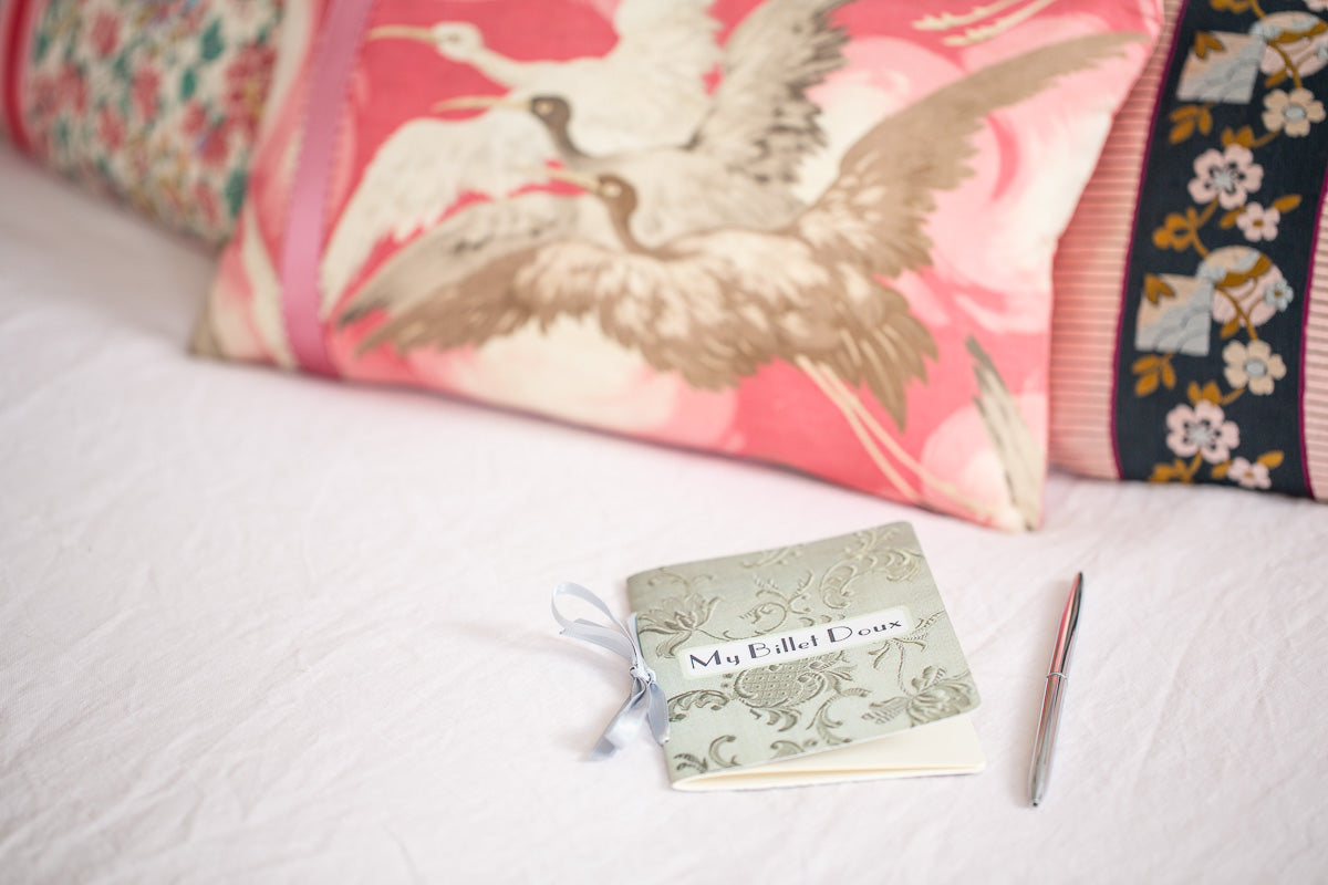 "Trois Grues" pink silk cushion