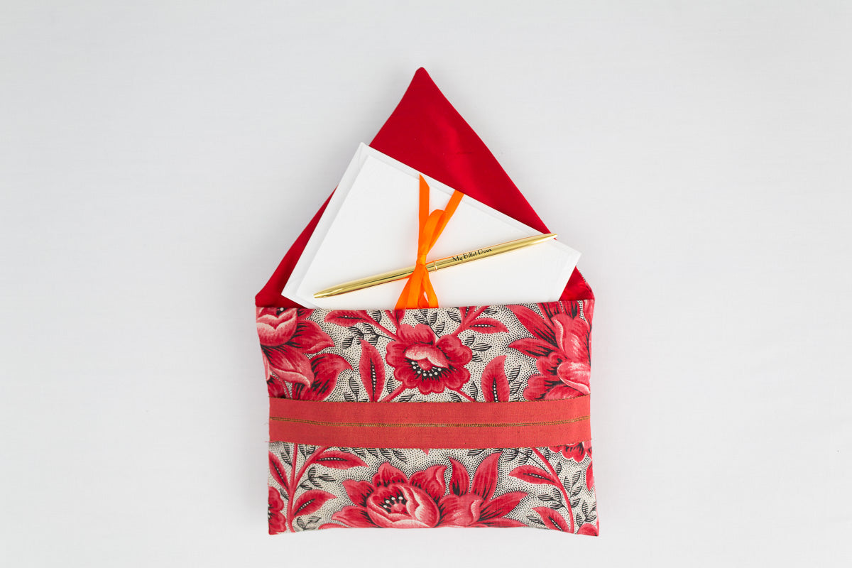 "Picotage"pink silk envelope cushion