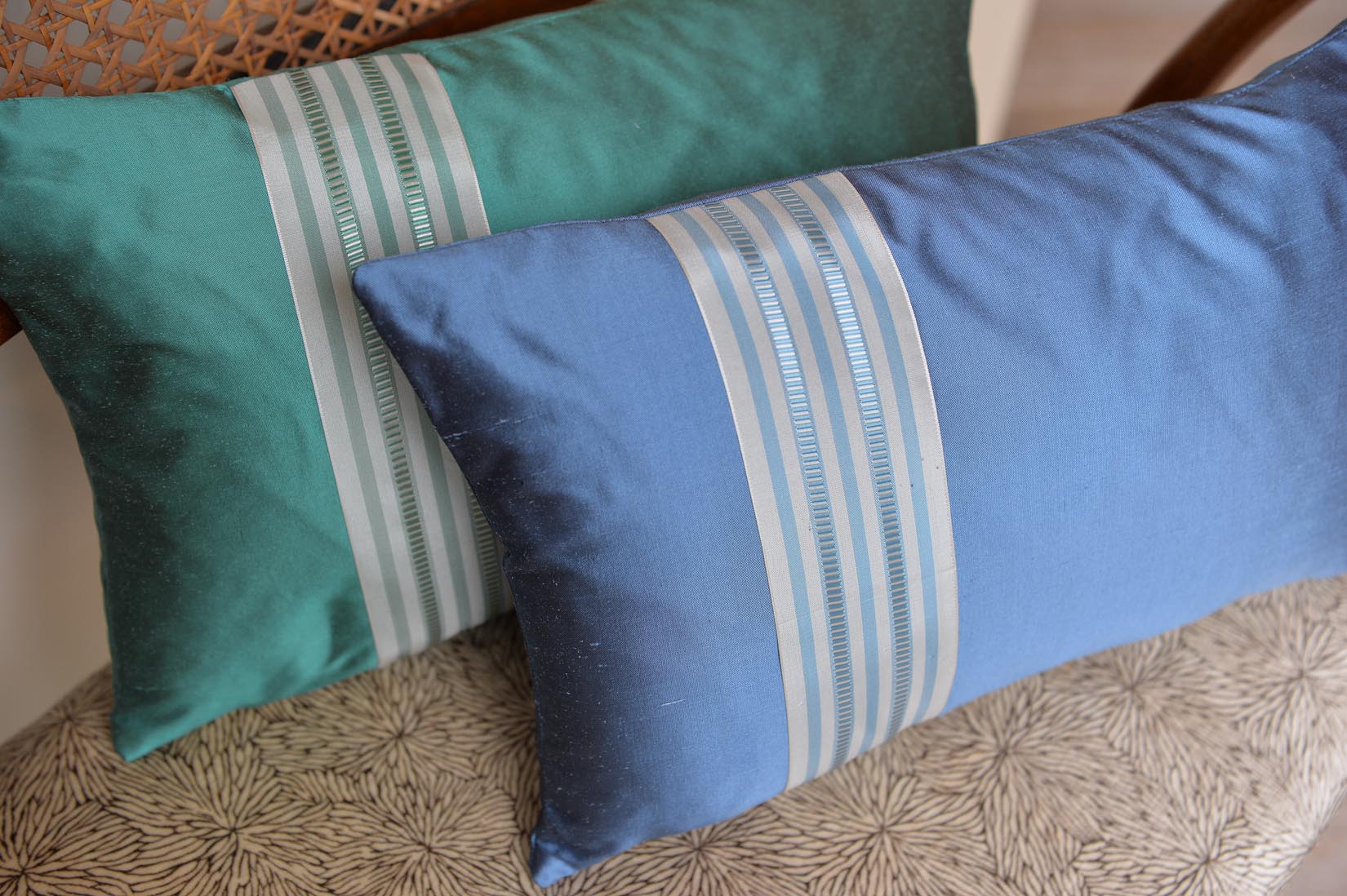 "Alterné" Elfin blue silk cushion - MyBilletDoux.com