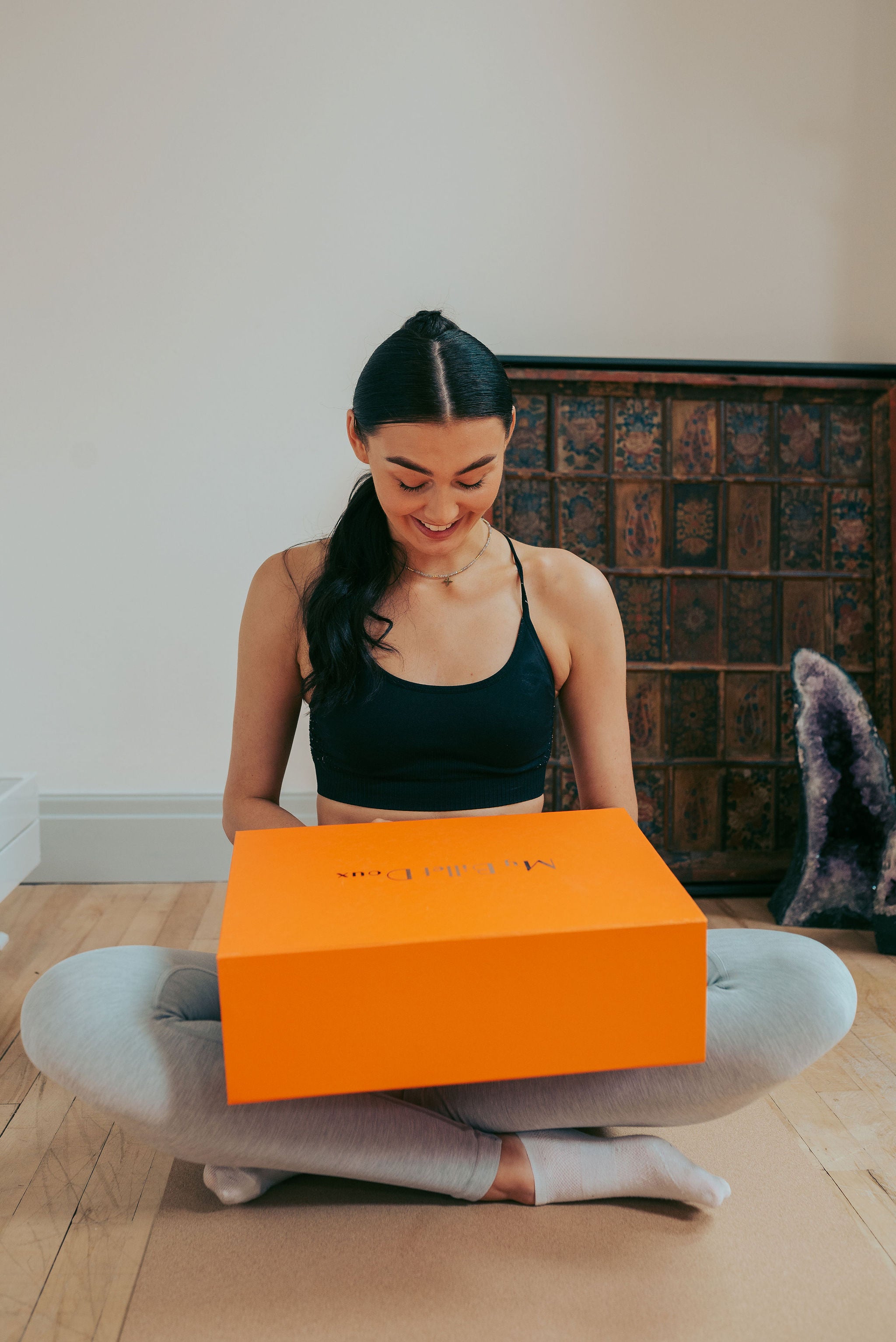 Rituel gift box  "Fragment" Sunset pink silk cushion set with rose quartz