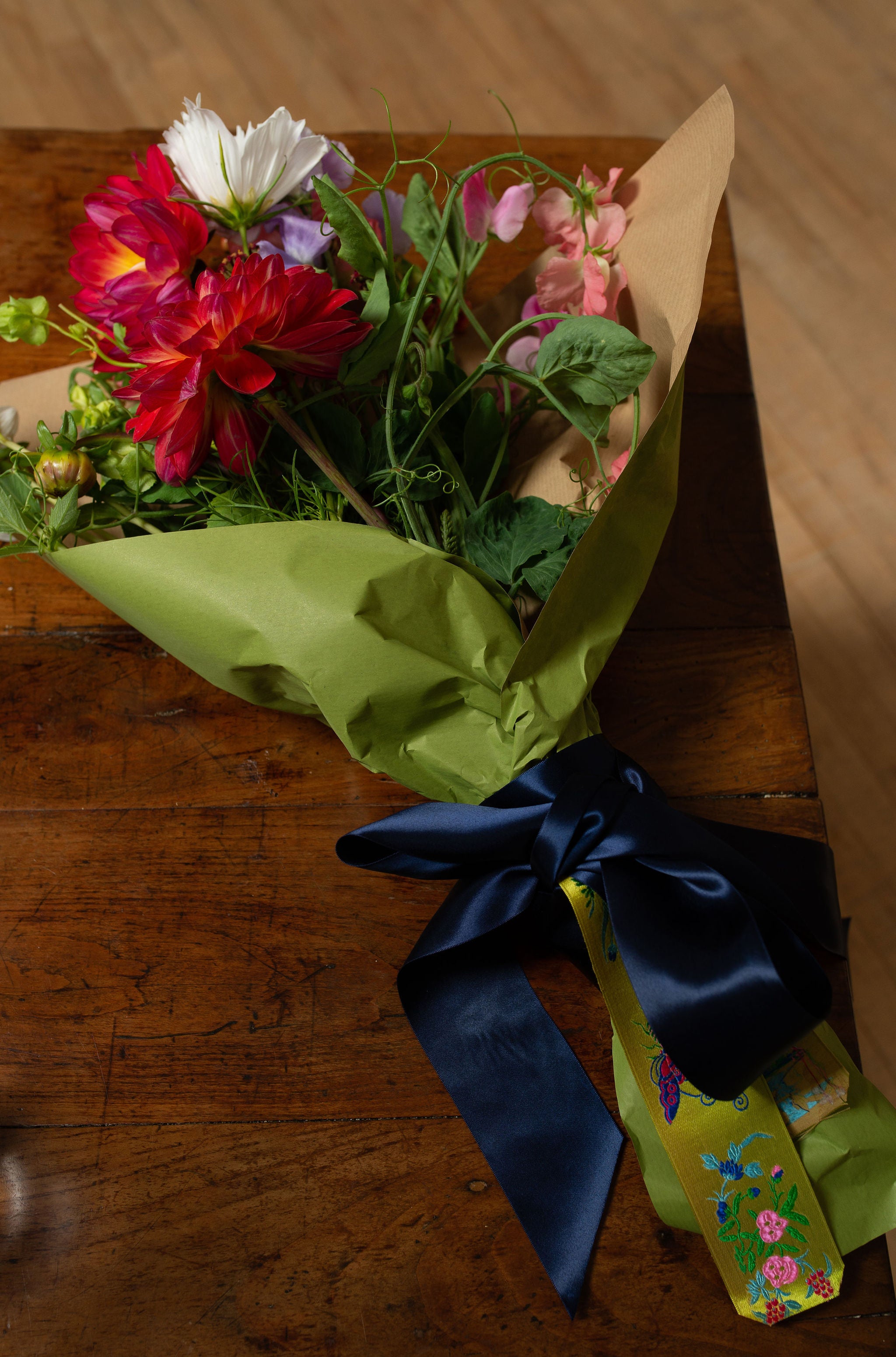 Silk ribbon duo dark blue/pale green