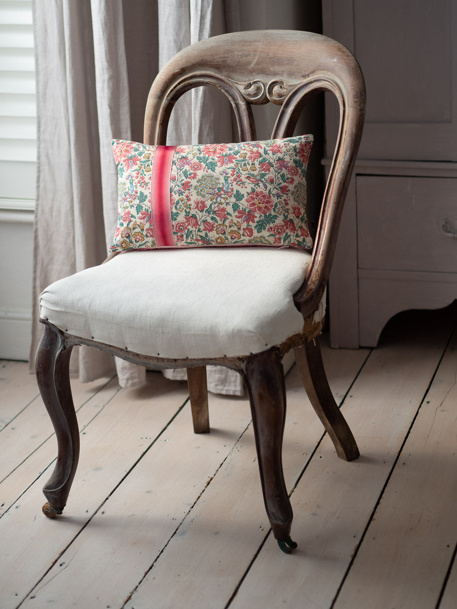 "Lisières Fleuries" silk love cushion