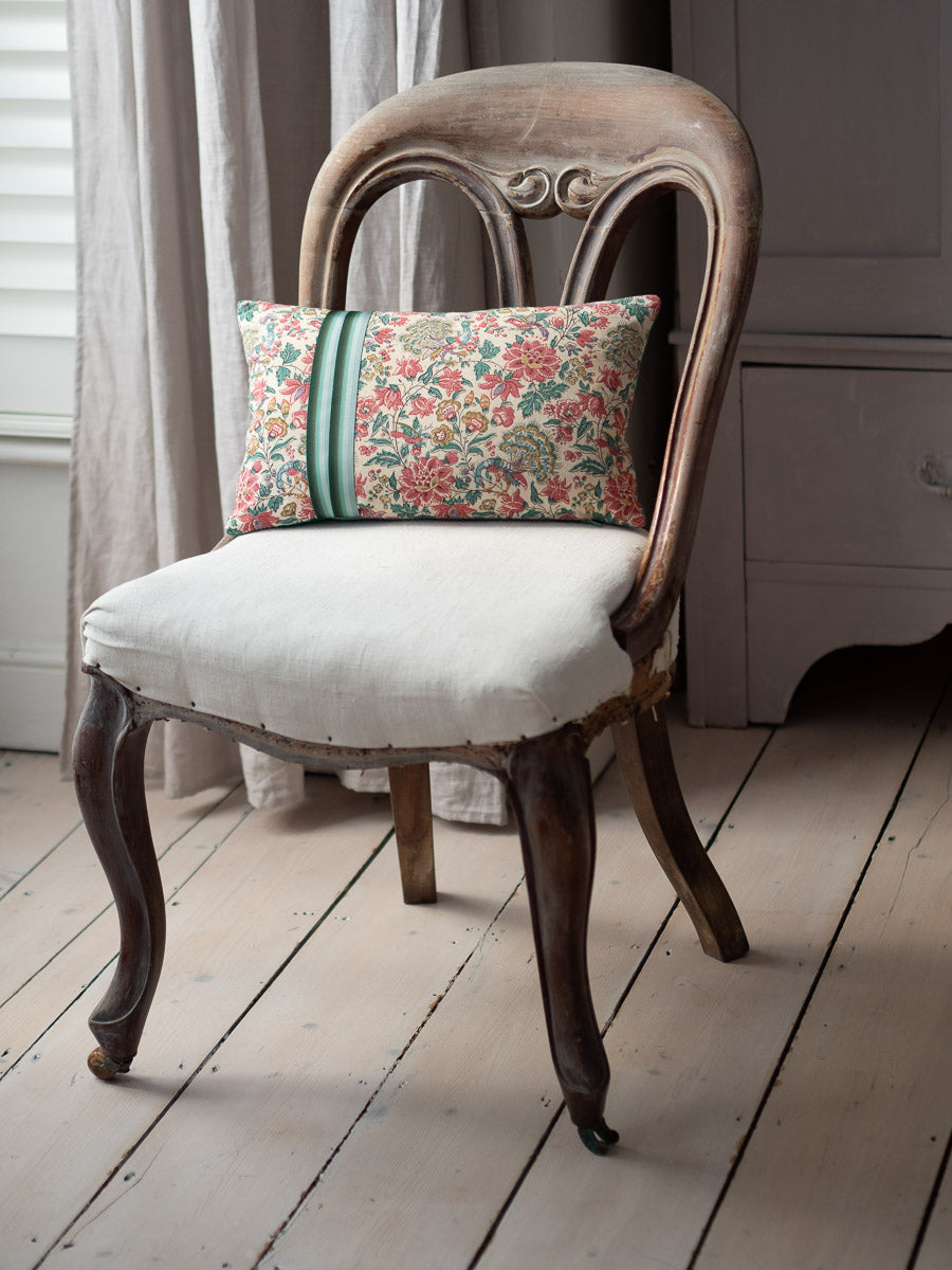 "Lisières Fleuries" silk love cushion