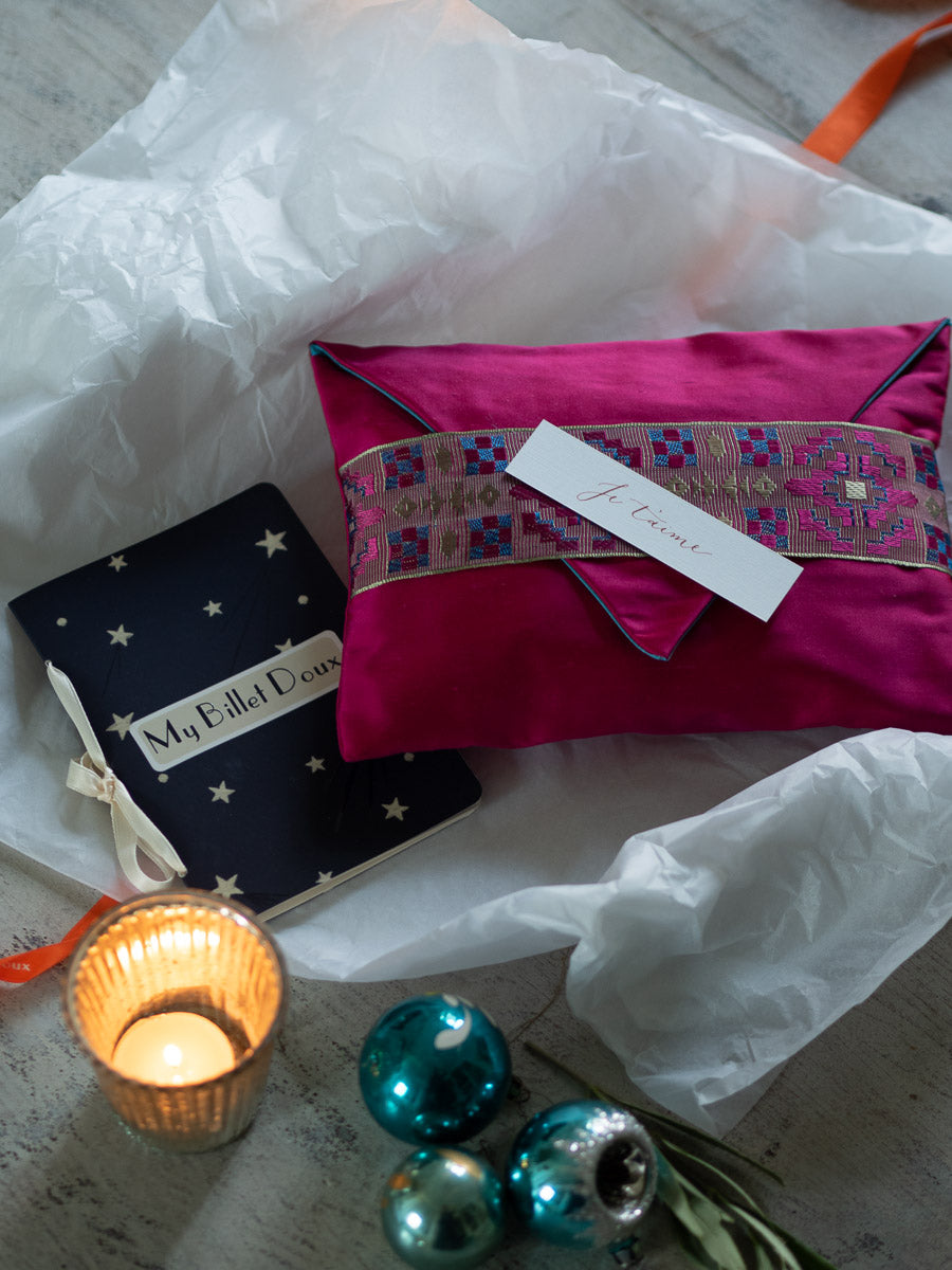 "Geometrique" Hot pink silk envelope cushion