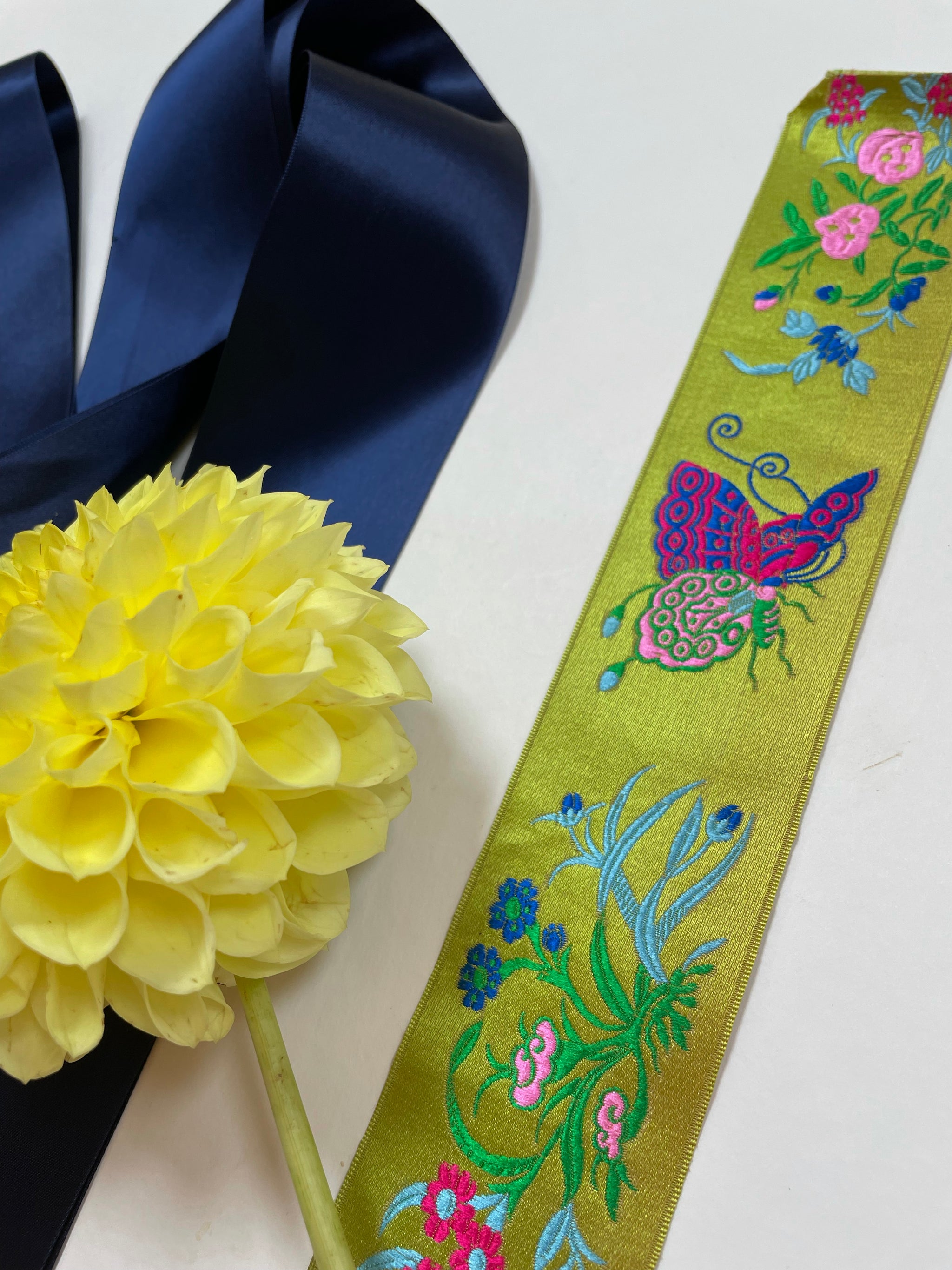 Silk ribbon duo dark blue/pale green