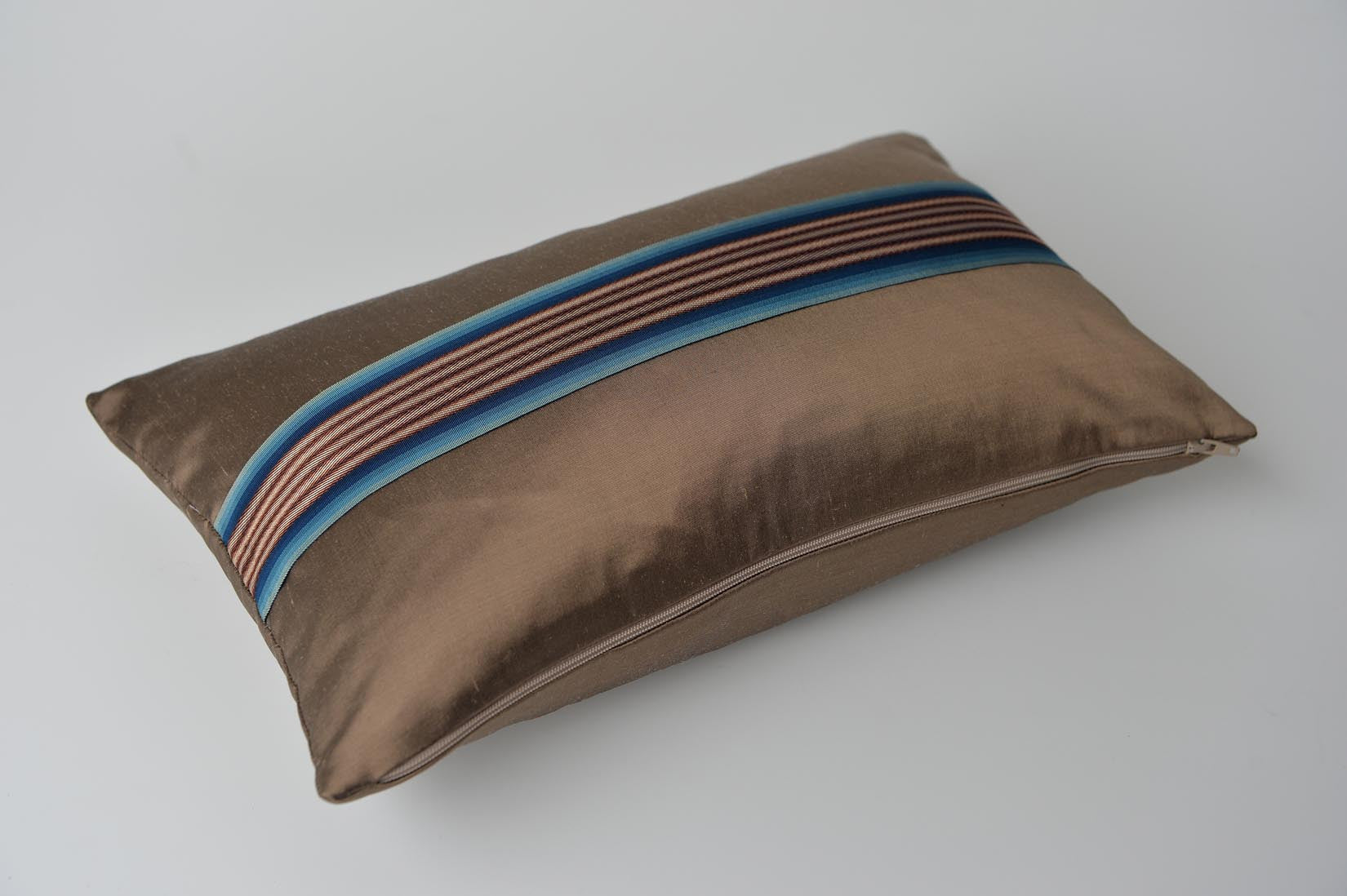 "Bandeau" Herb brown silk cushion - MyBilletDoux.com