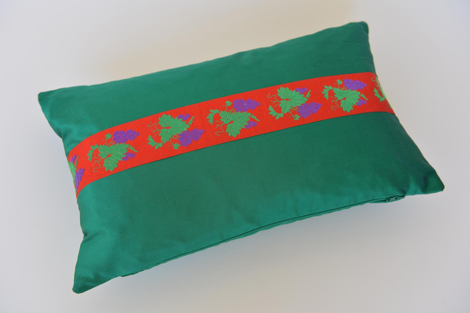 "Raisins" Bond green silk cushion - MyBilletDoux.com