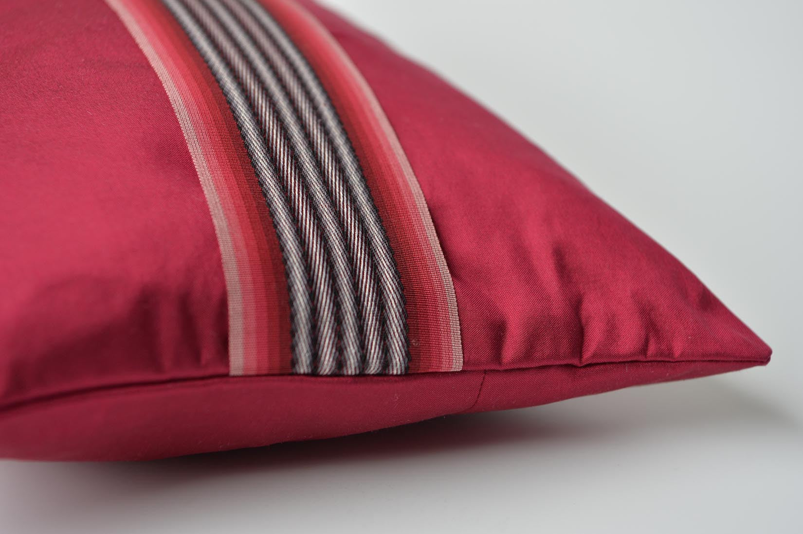 "Bandeau" Fuchsia pink silk cushion - MyBilletDoux.com