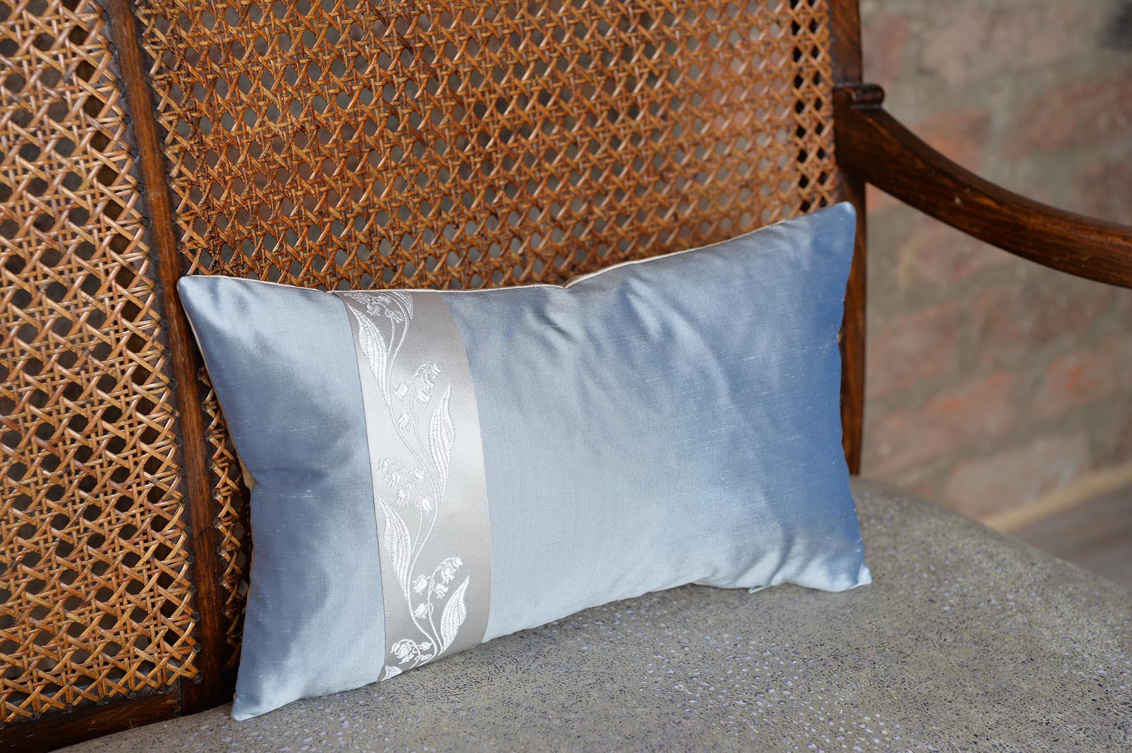 "Muguet" Ice grey silk cushion - MyBilletDoux.com