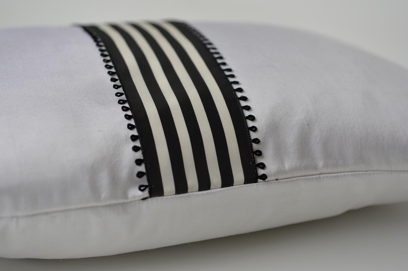 "Picot" White silk cushion - MyBilletDoux.com