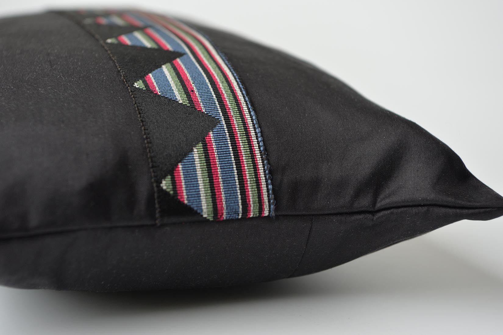 "ZigZag" Black silk cushion - MyBilletDoux.com