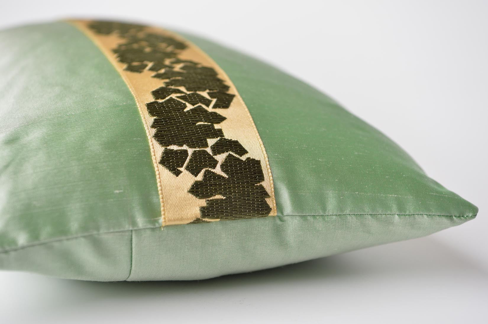 "Fragment" Willow green silk cushion - MyBilletDoux.com