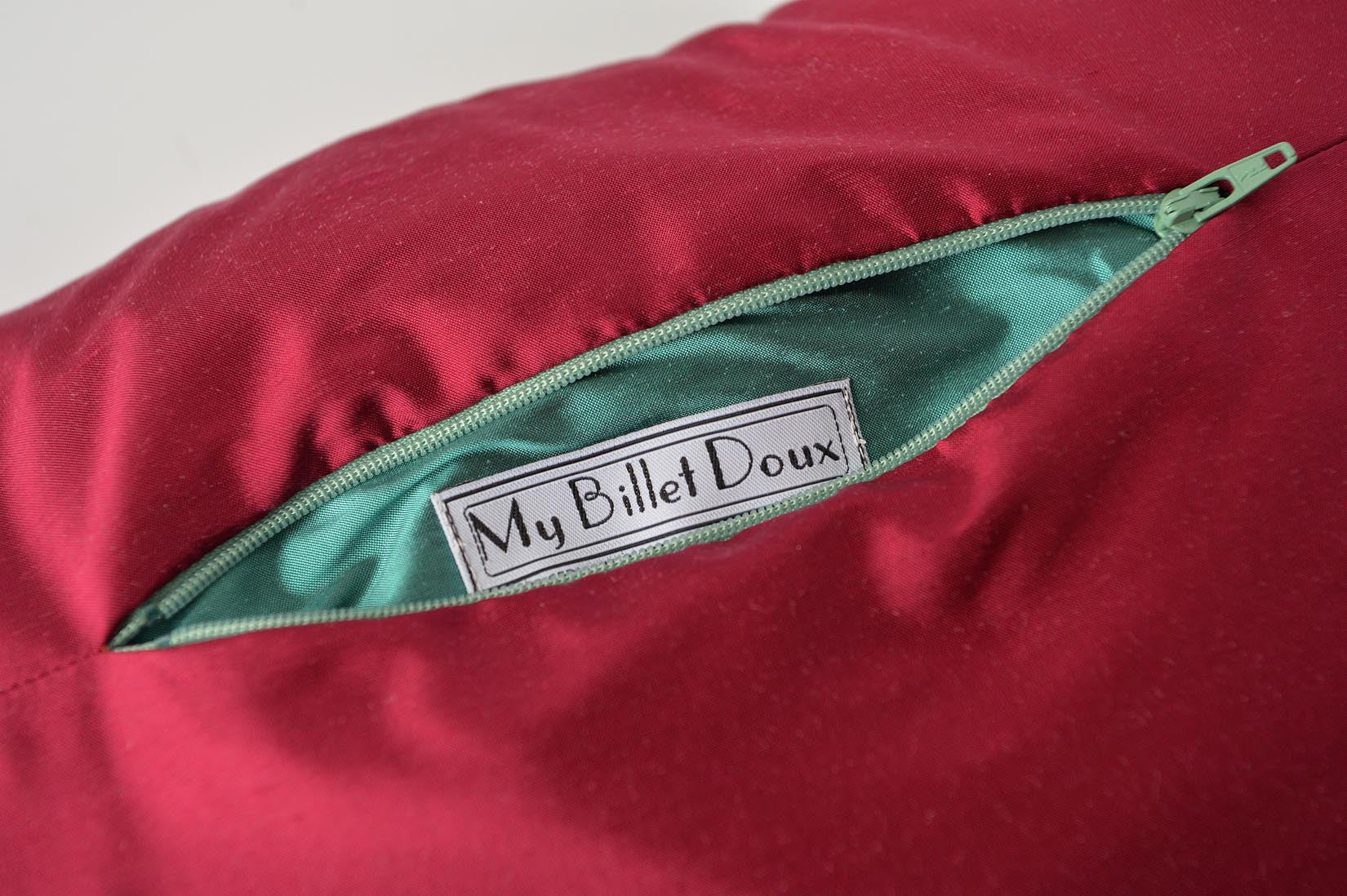 "ZigZag" Fuchsia pink silk cushion - MyBilletDoux.com