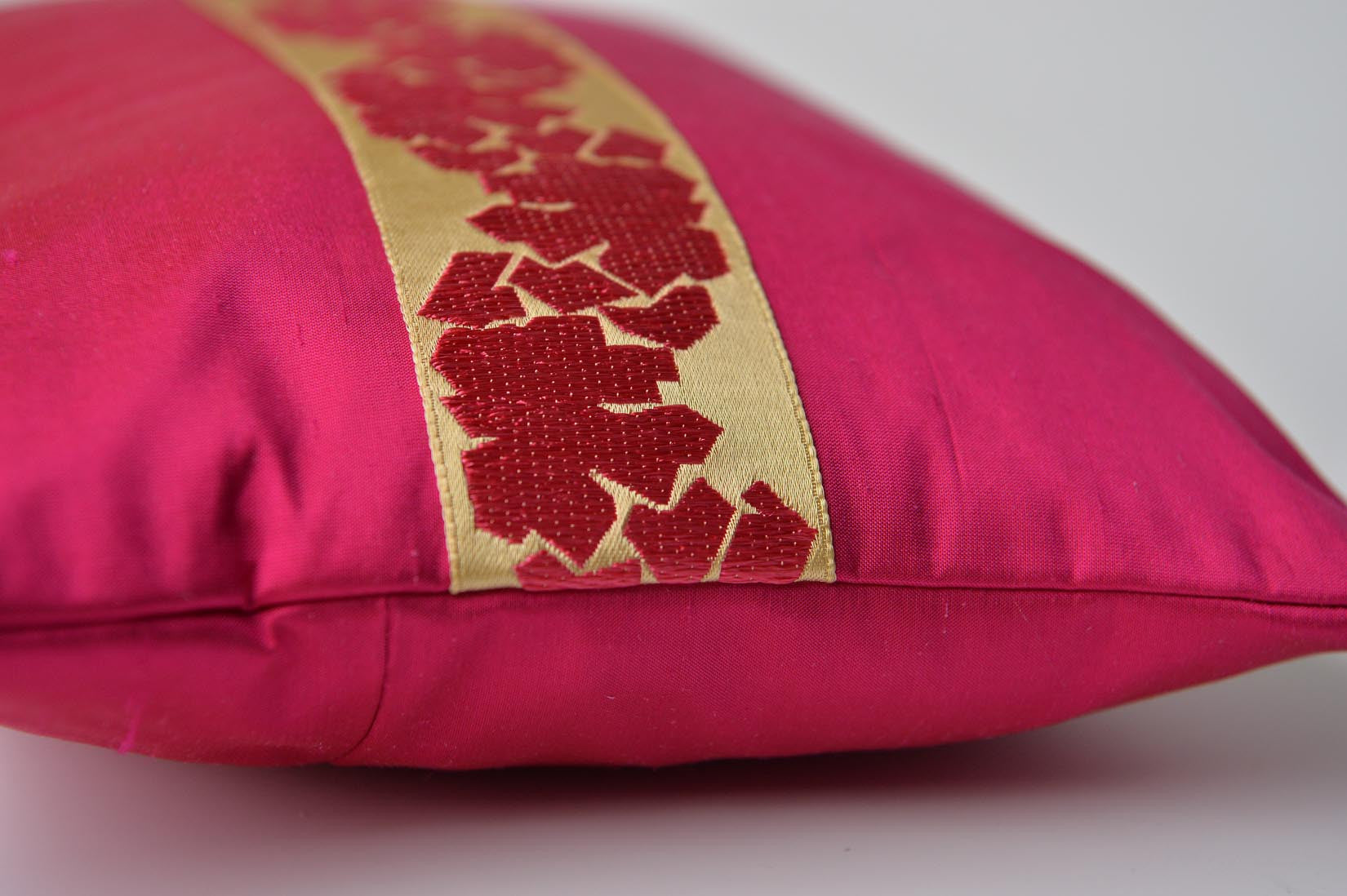 "Fragment" Hot pink silk cushion - MyBilletDoux.com