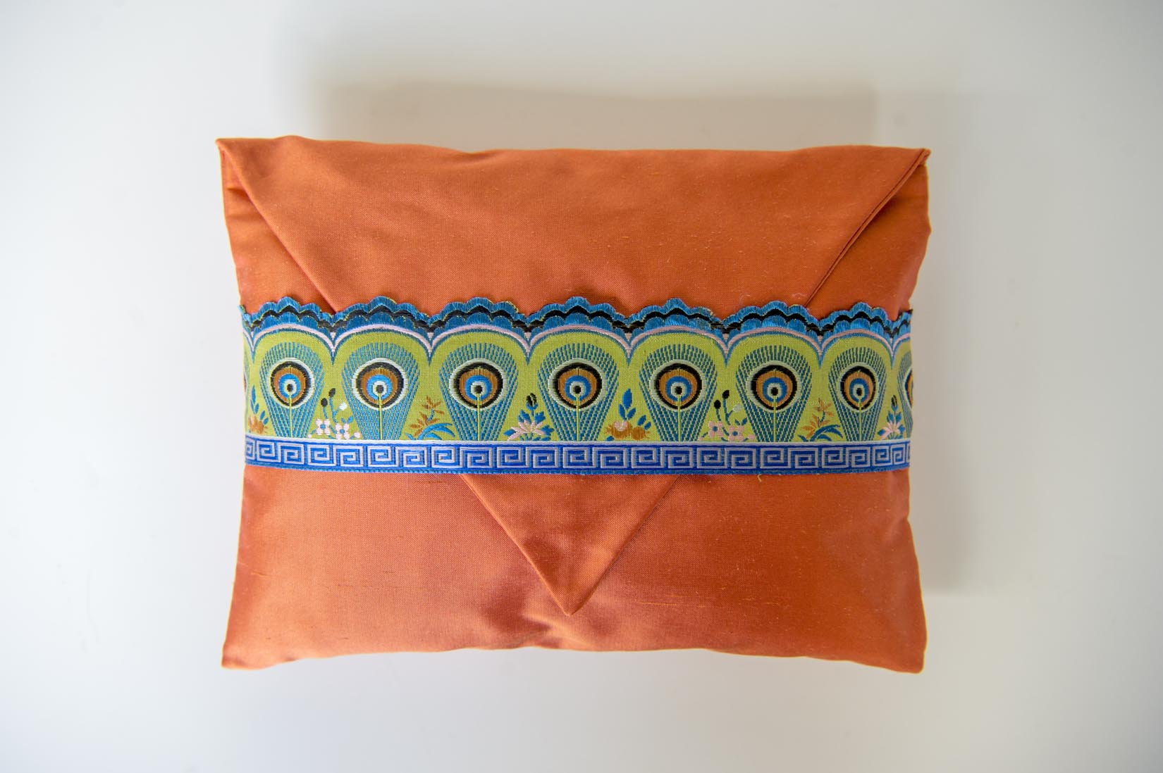 "Plumes Paon" orange silk envelope cushion