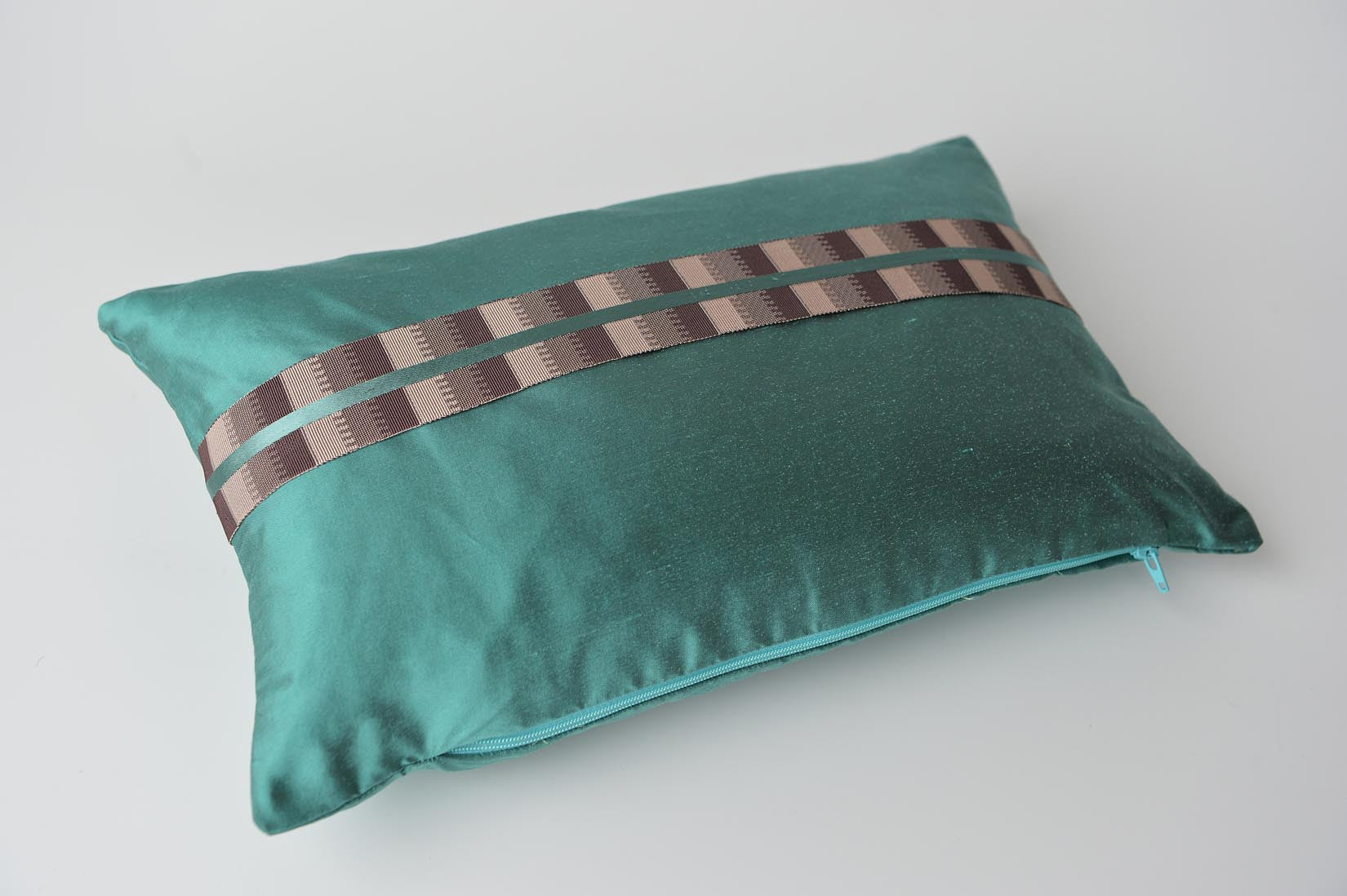 "Ligne" Elfin blue silk cushion - MyBilletDoux.com