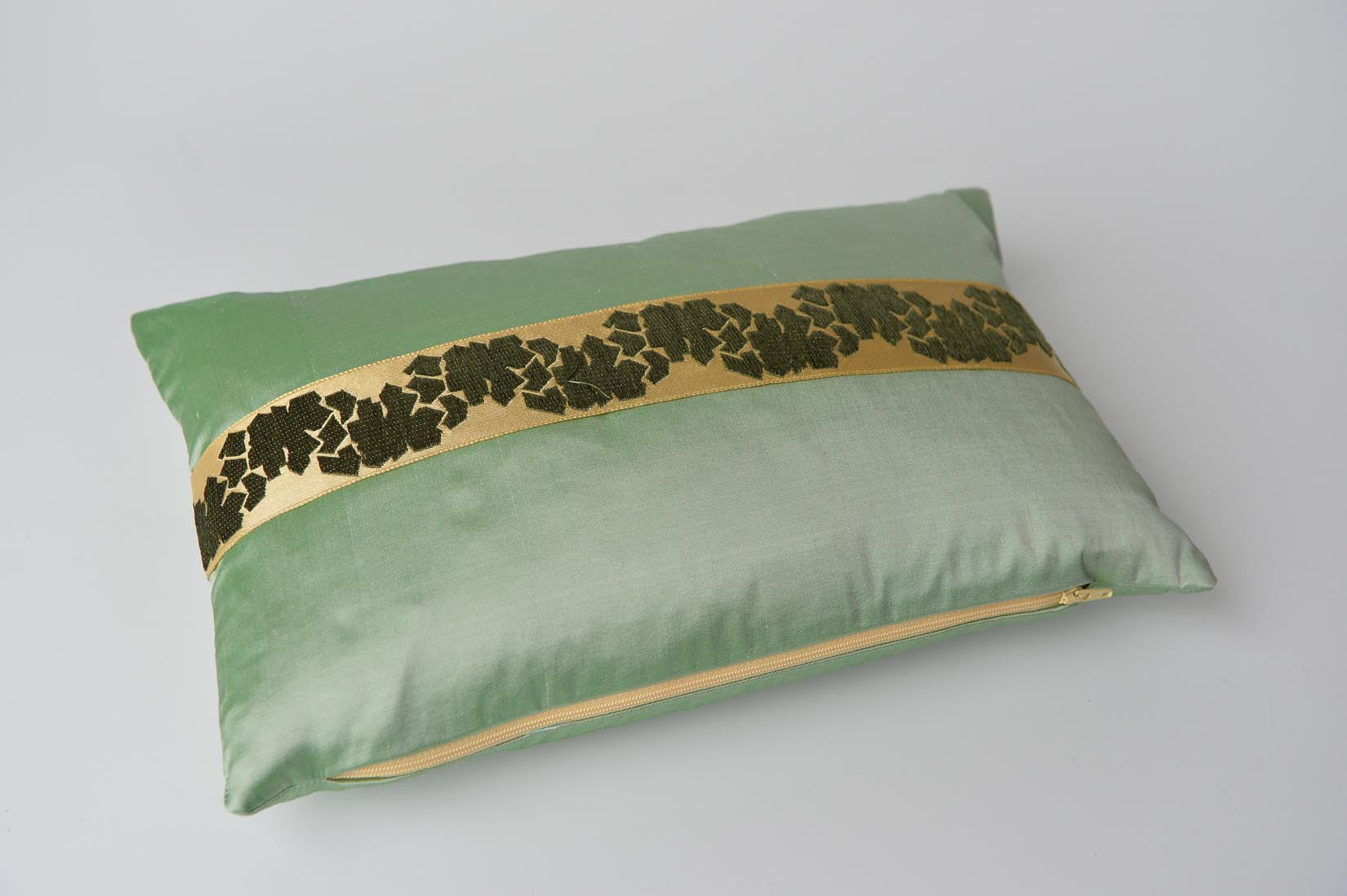"Fragment" Willow green silk cushion - MyBilletDoux.com