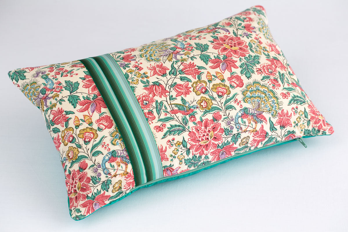 "Lisières Fleuries" silk love cushion