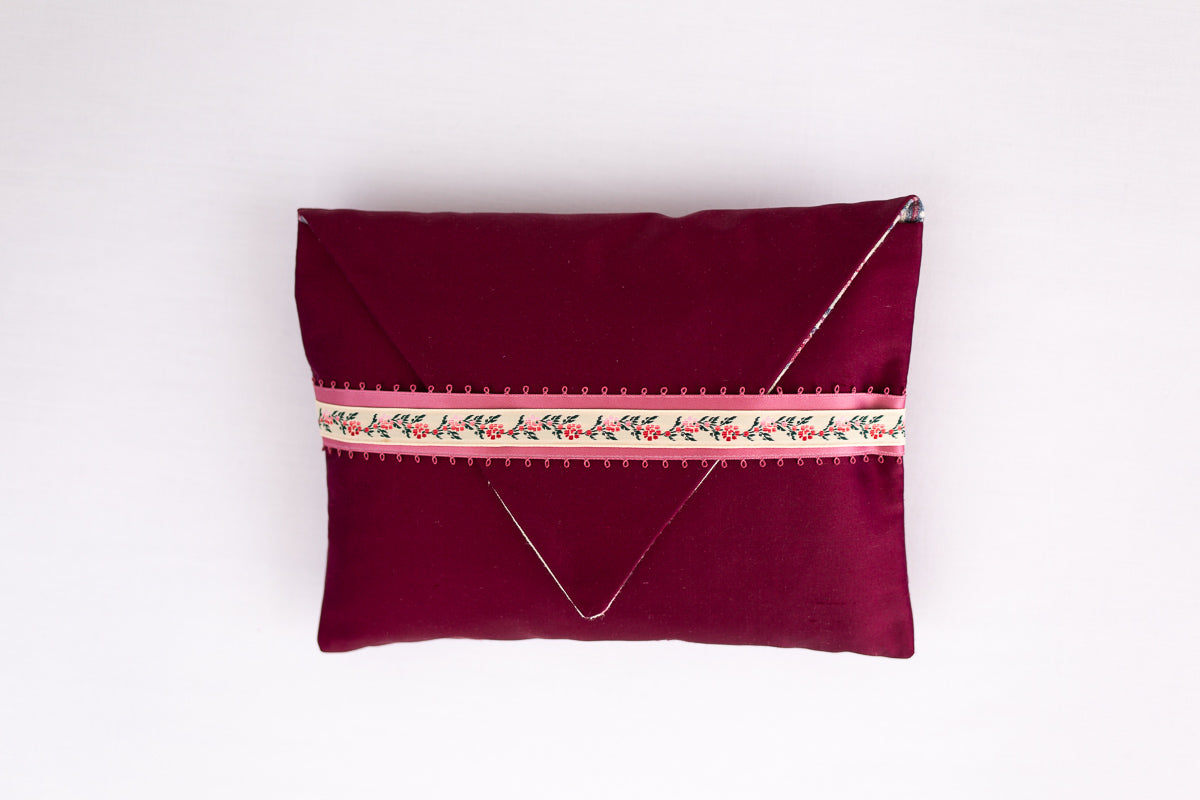 "Roses anciennes" wine red silk envelope cushion