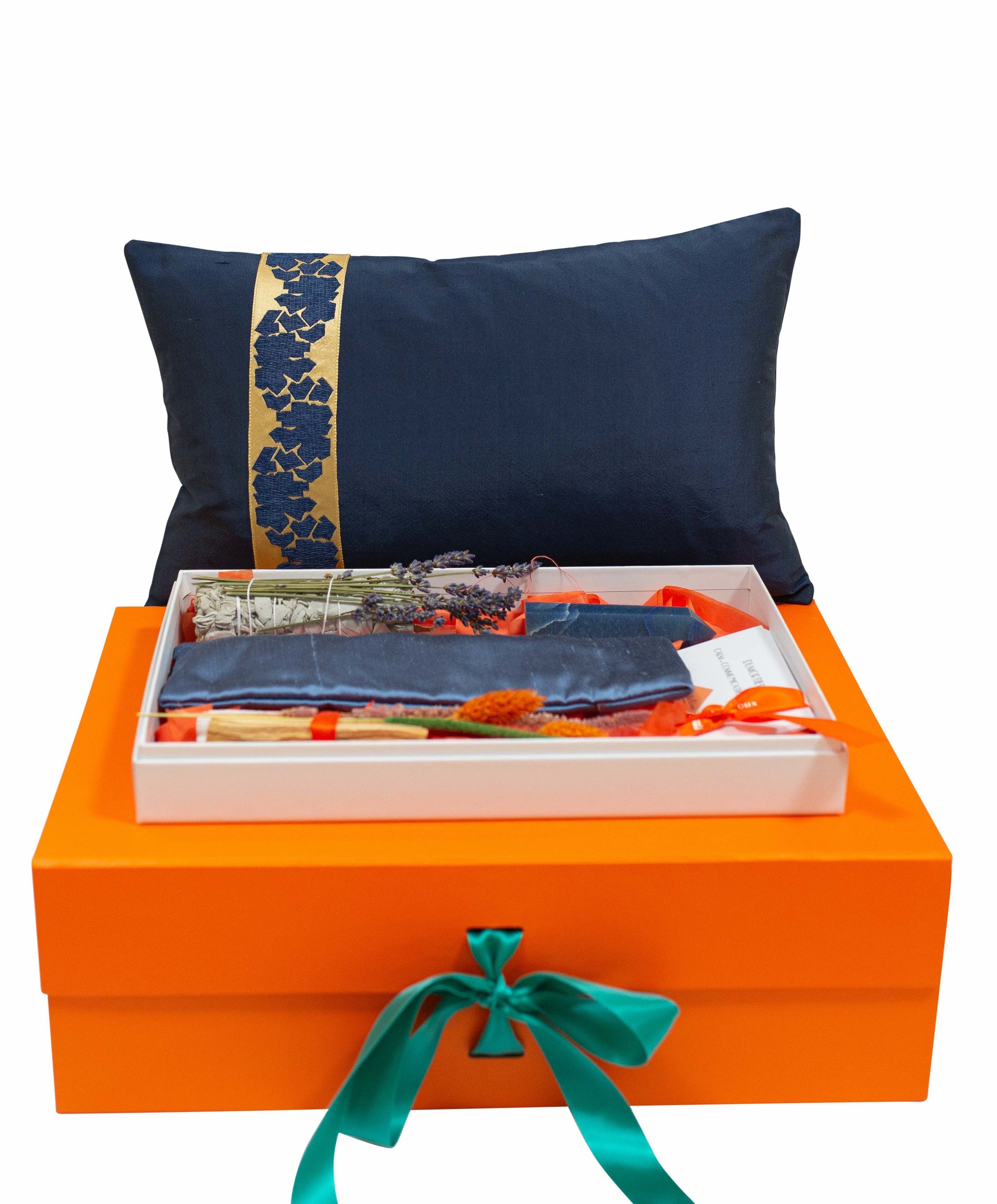 Rituel gift box with "Fragment" Wilhelm blue silk cushion set with Durmorterite