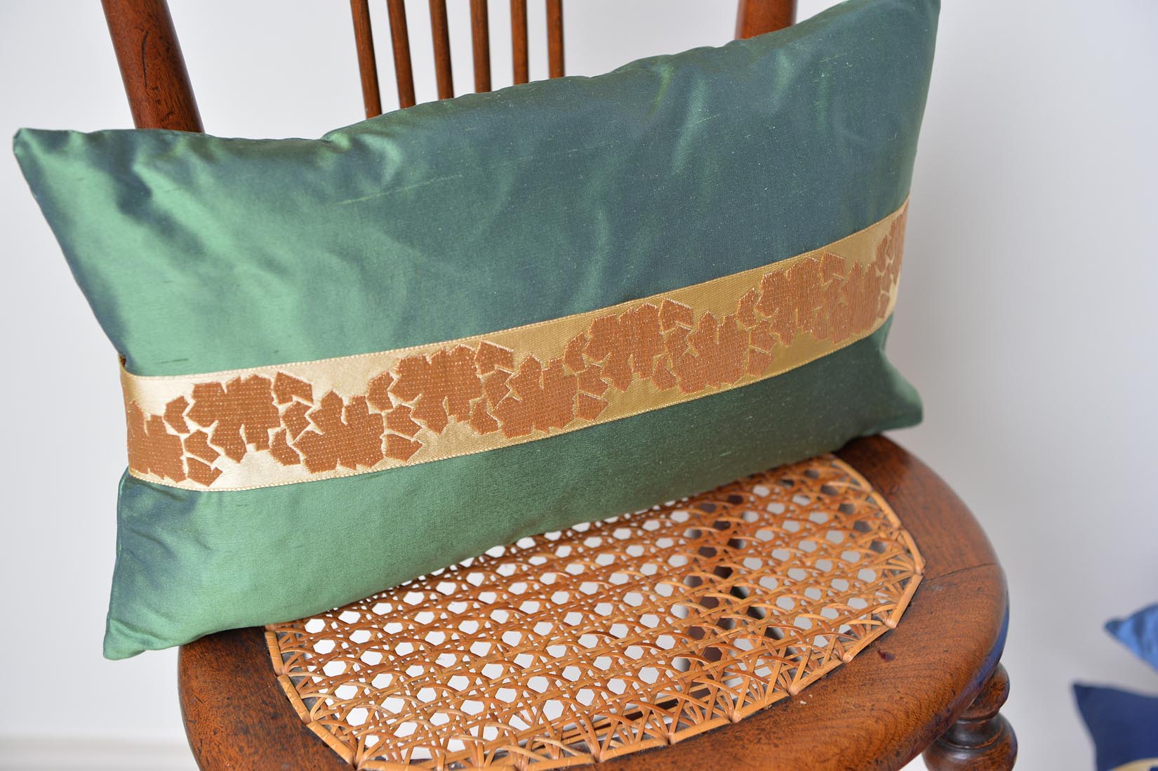 "Fragment" Fern green silk cushion - MyBilletDoux.com