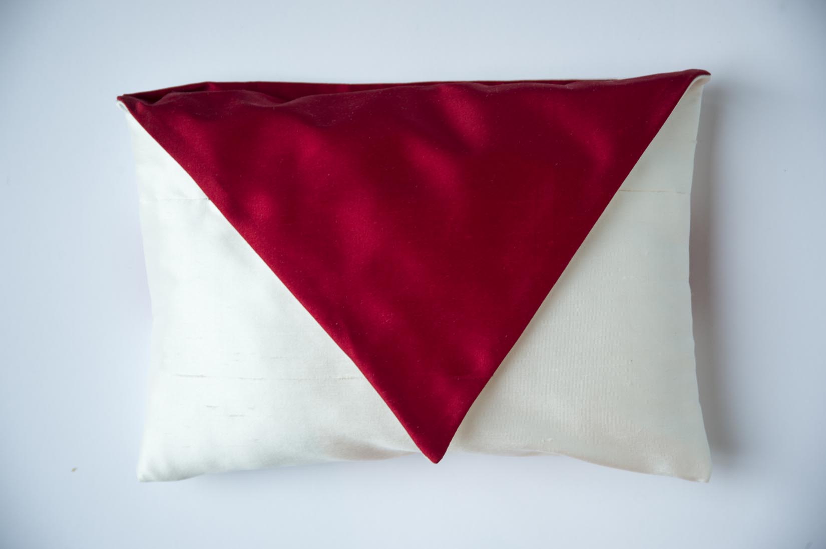 "Je T’aime" Porcelain silk envelope cushion - MyBilletDoux.com