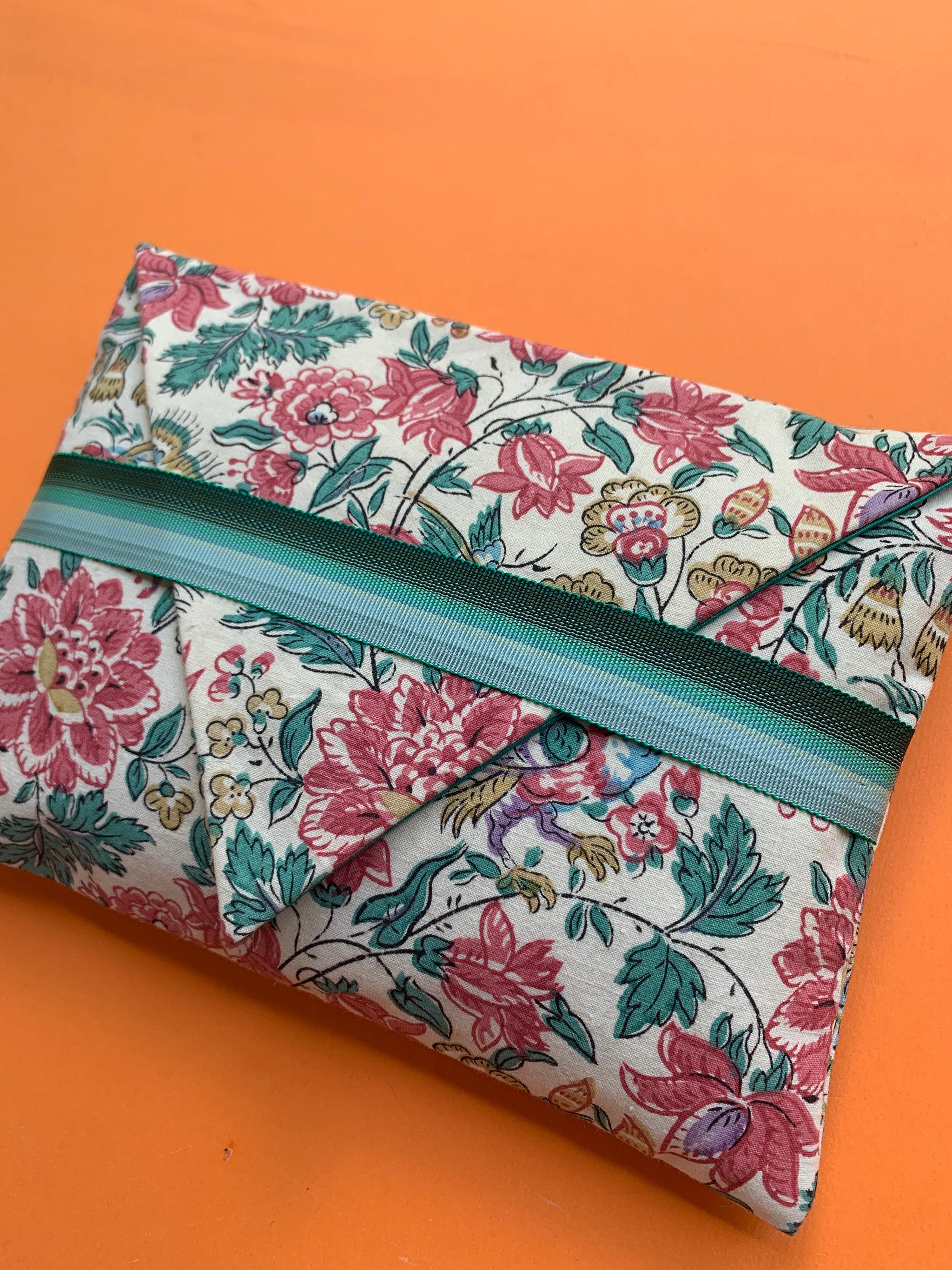 “Lisières fleuries"  silk envelope cushion