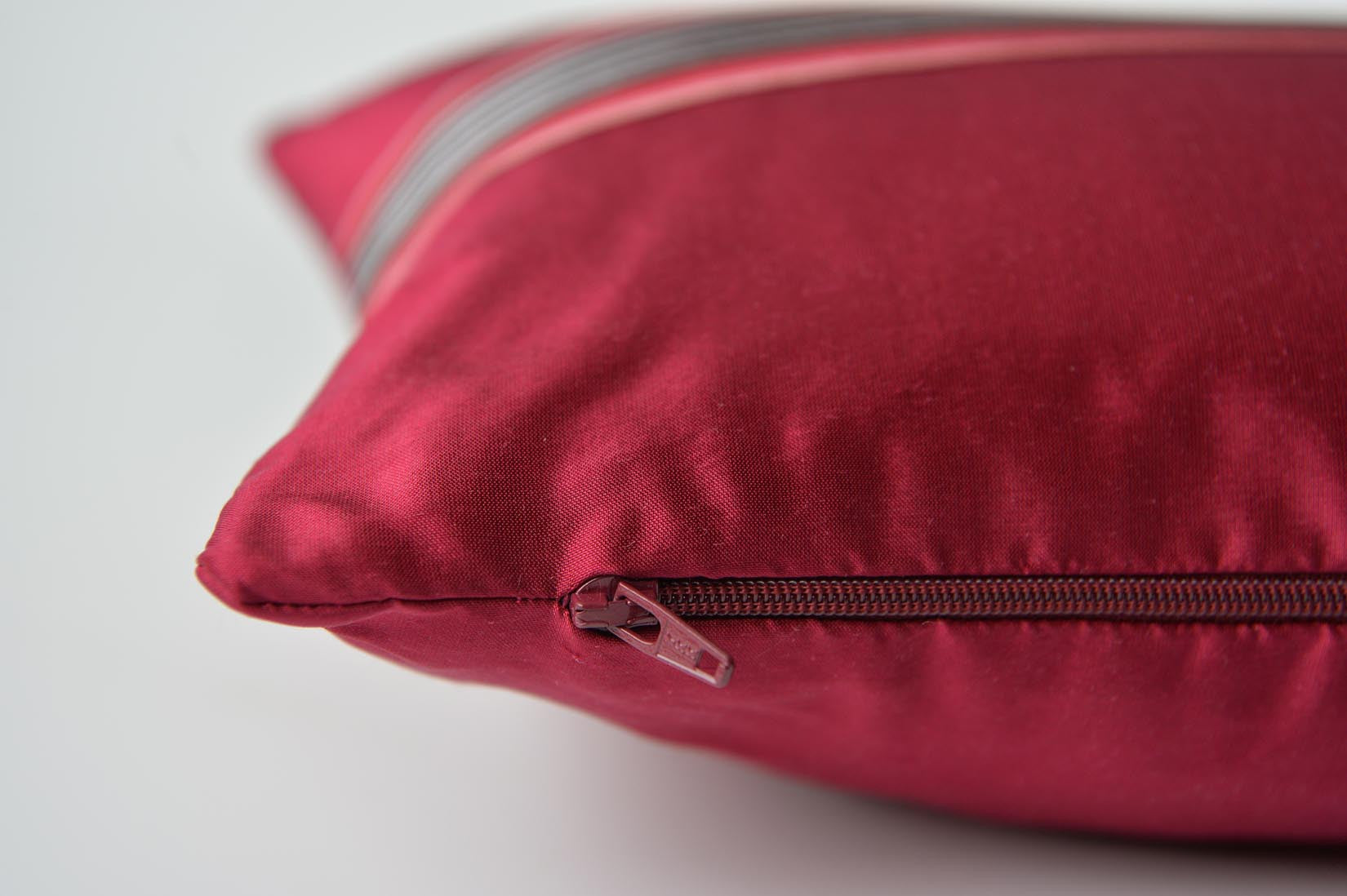 "Bandeau" Fuchsia pink silk cushion - MyBilletDoux.com