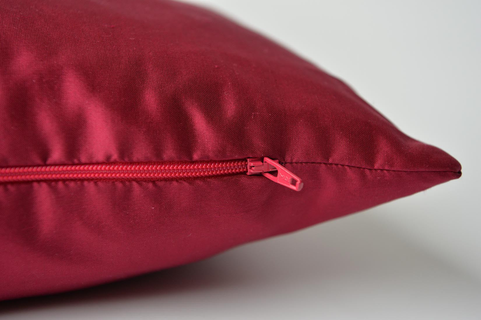 "ZigZag" Fuchsia pink silk cushion - MyBilletDoux.com