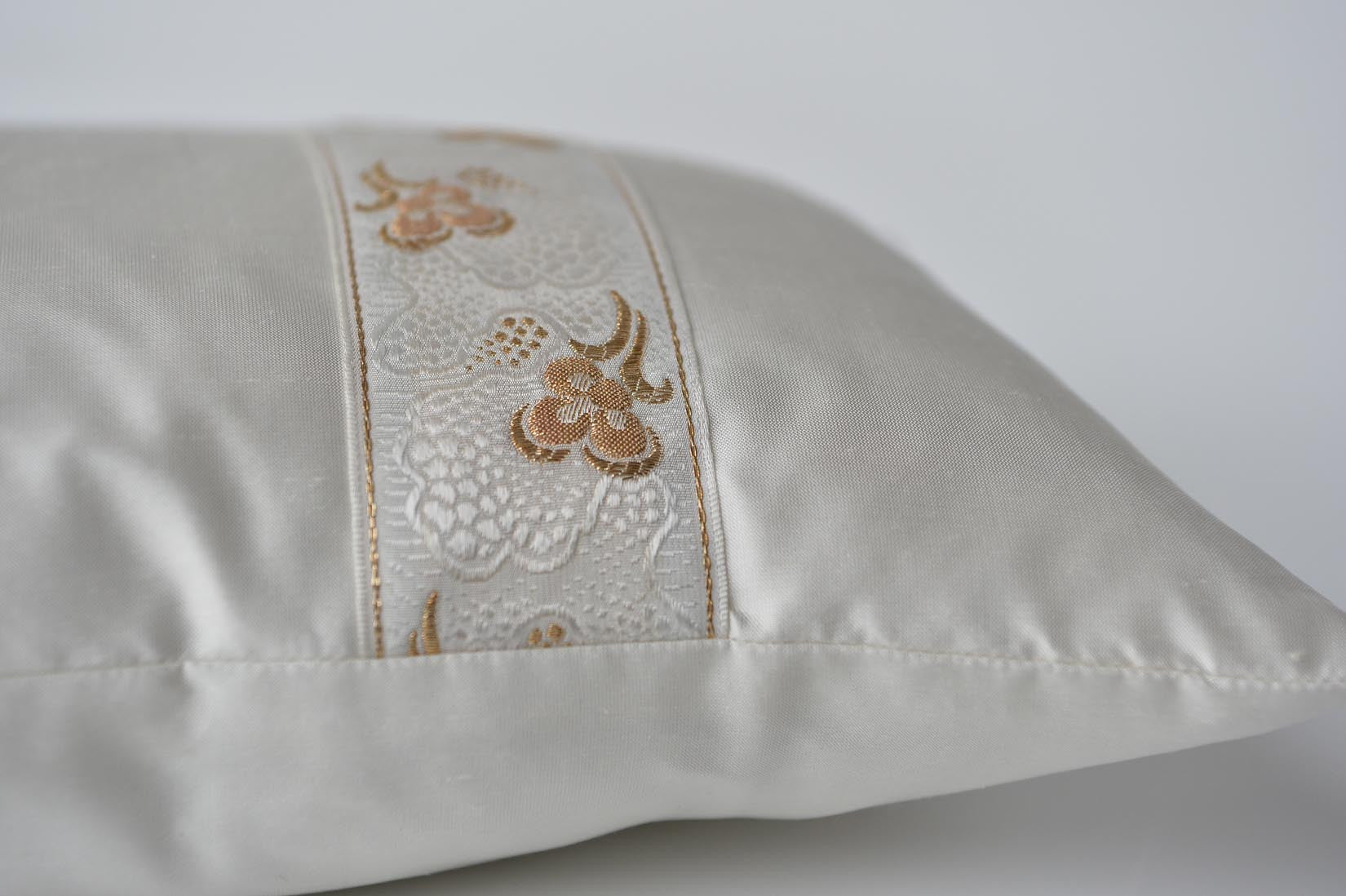 "Pensée" Porcelain silk cushion - MyBilletDoux.com